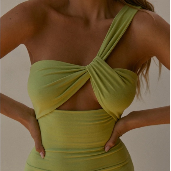 One Shoulder Body Suit - Picture 3 of 7